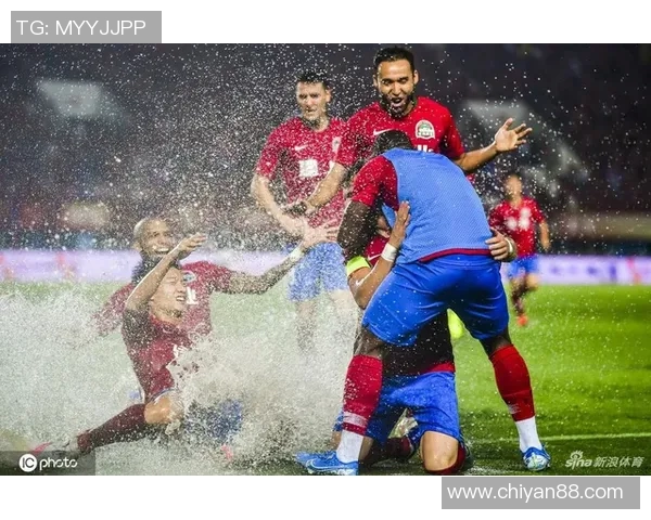 冲向足球明星的瞬间捕捉与激情时刻的精彩回顾 冲向足球明星的瞬间捕捉与激情时刻的精彩回顾